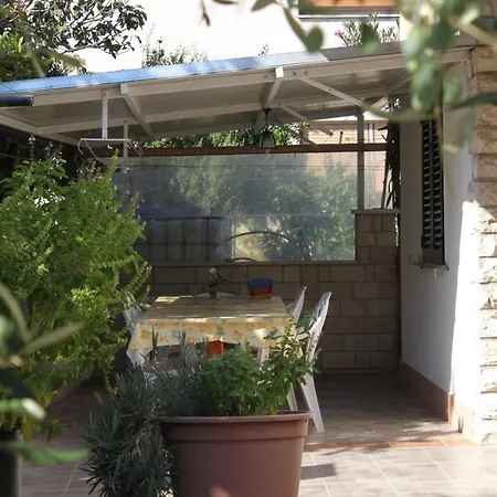 Lägenhet By The Sea Novigrad - 6979